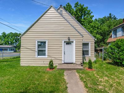 1205 Wayside Rd, Kalamazoo, MI, 49048