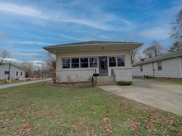 535 E Mulberry St, Watseka, IL 60970