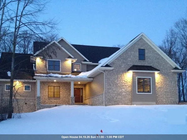 1387 Radcliff Rd, Neenah, WI 54956