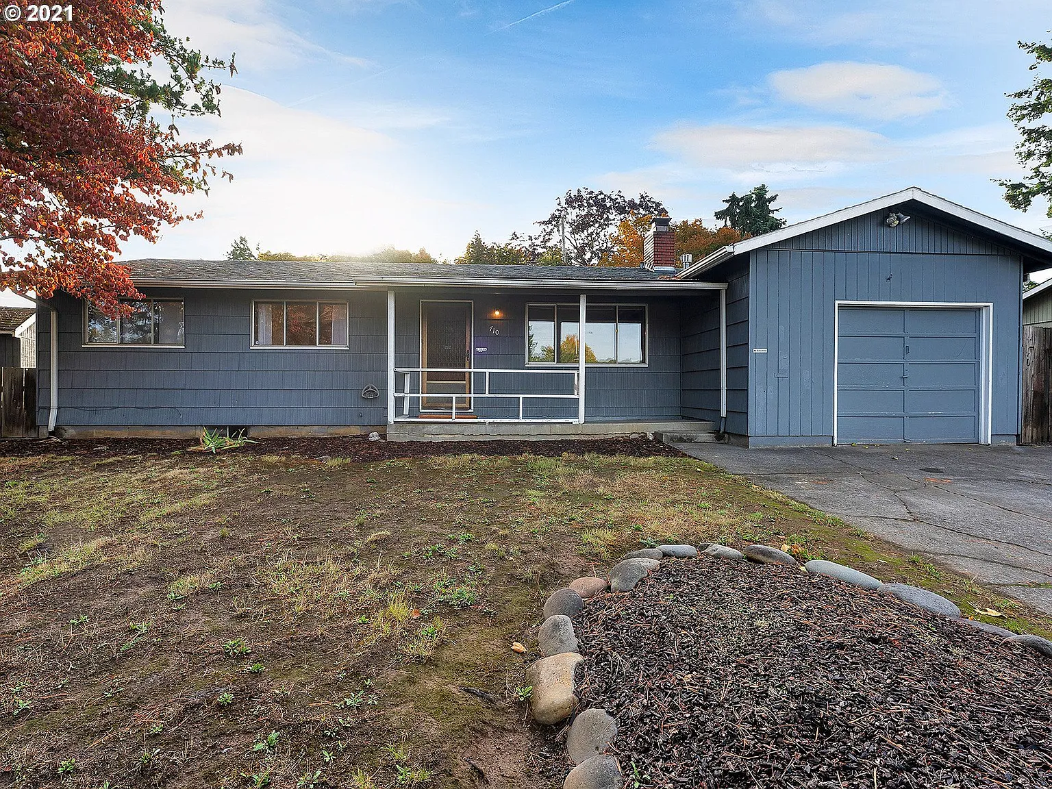 710 SE 168th Ave photo 1