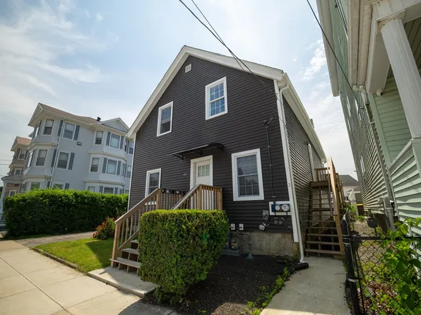 45 Lafayette St, Fall River, MA 02723