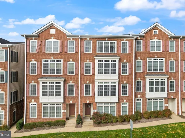 4585 Whittemore Pl #1221, Fairfax, VA 22030