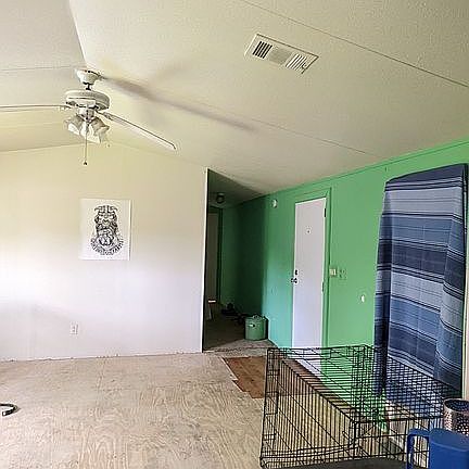 Living room/hallway
