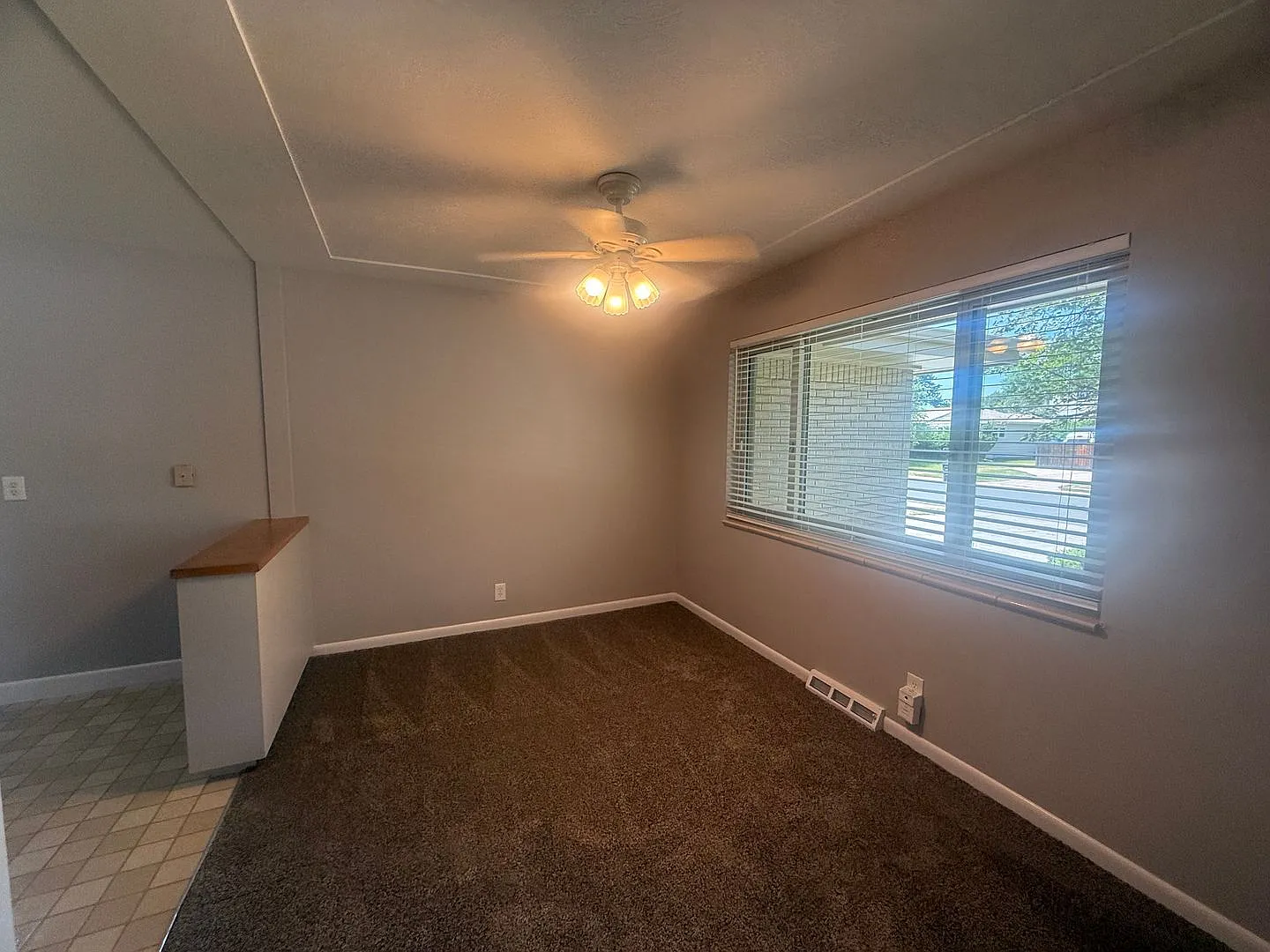 $0 Deposit Option! Spacious 5-Bedroom Home With Finished Basement & 2 Car Garage — Photo 4