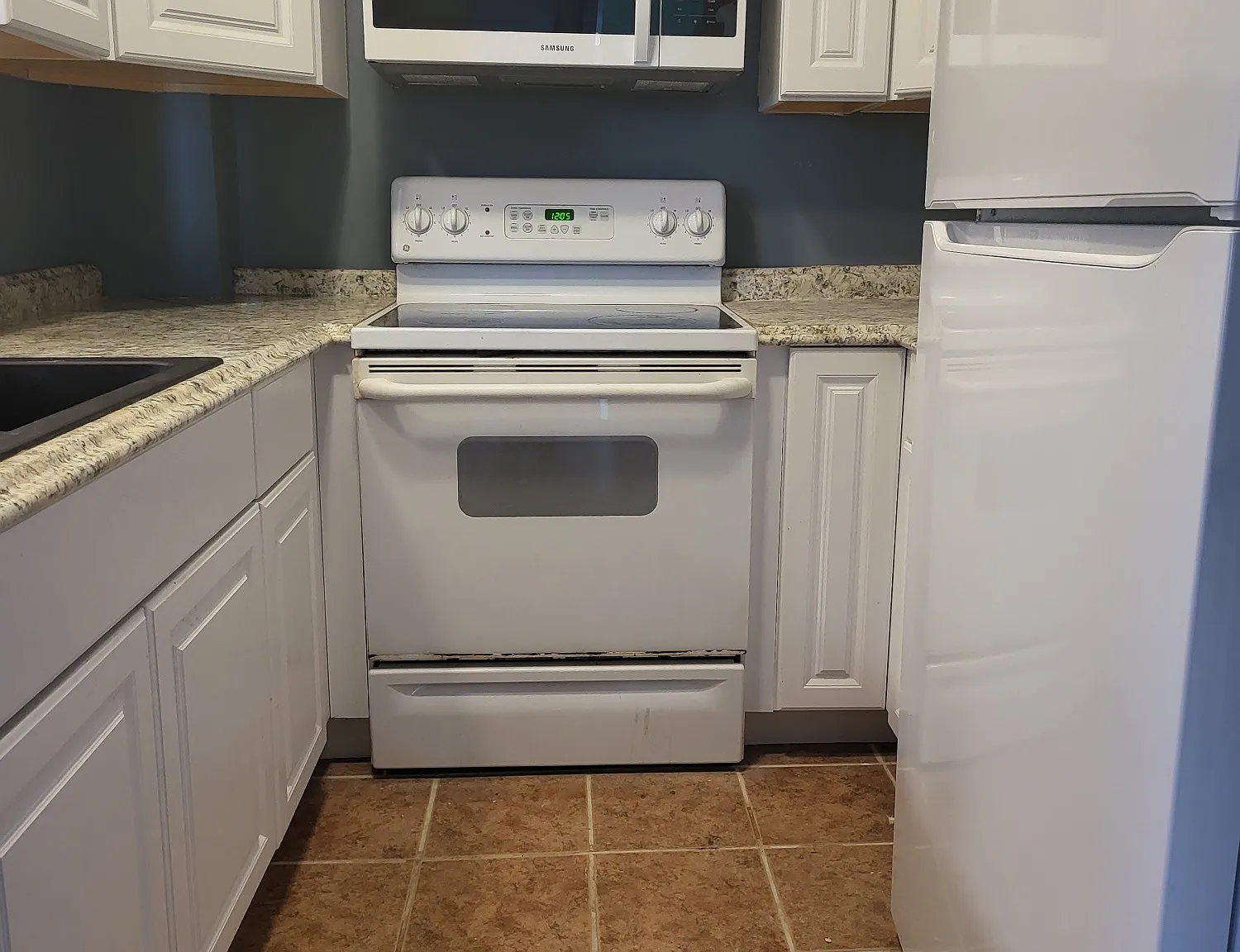 2 bed, 2.5 bath, 1100 sqft, $1,050 — Photo 4