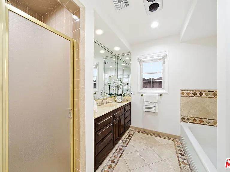 4115 Laurelgrove Ave — Photo 9