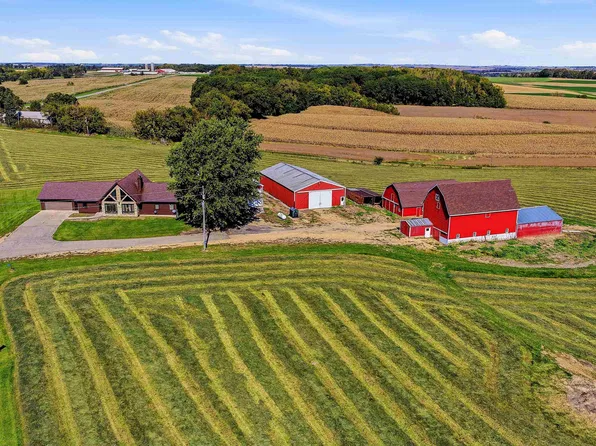 15910 Furnace Hill Rd, Darlington, WI 53530