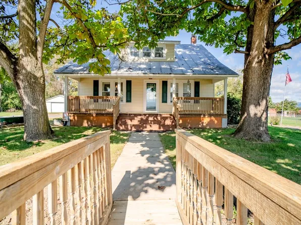 7177 E Point Rd, Elkton, VA 22827