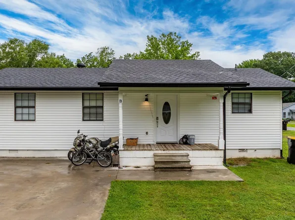 30 Center Rd #A & B, Mayflower, AR 72106