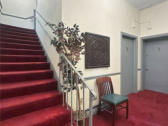 3rd image of 5708 Stanton Ave