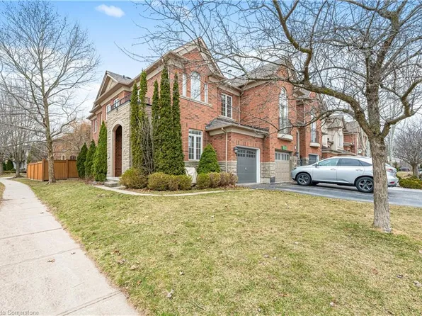 3443 Wavecrest St, Oakville, ON L6L 6T8