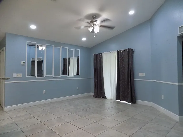 377 Cimarron Ct — Photo 10