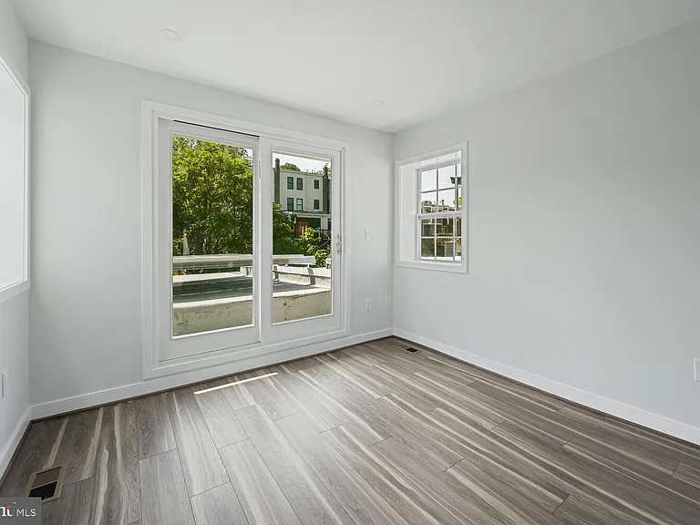 1850 Ingleside Ter NW #2 — Photo 13