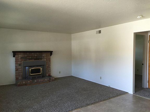 5th image of 4480 Diamond St APT 1