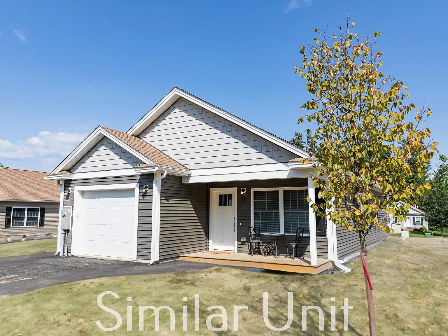 3 bed, 1.0 bath, 1418 sqft, $2,730 — Photo 1