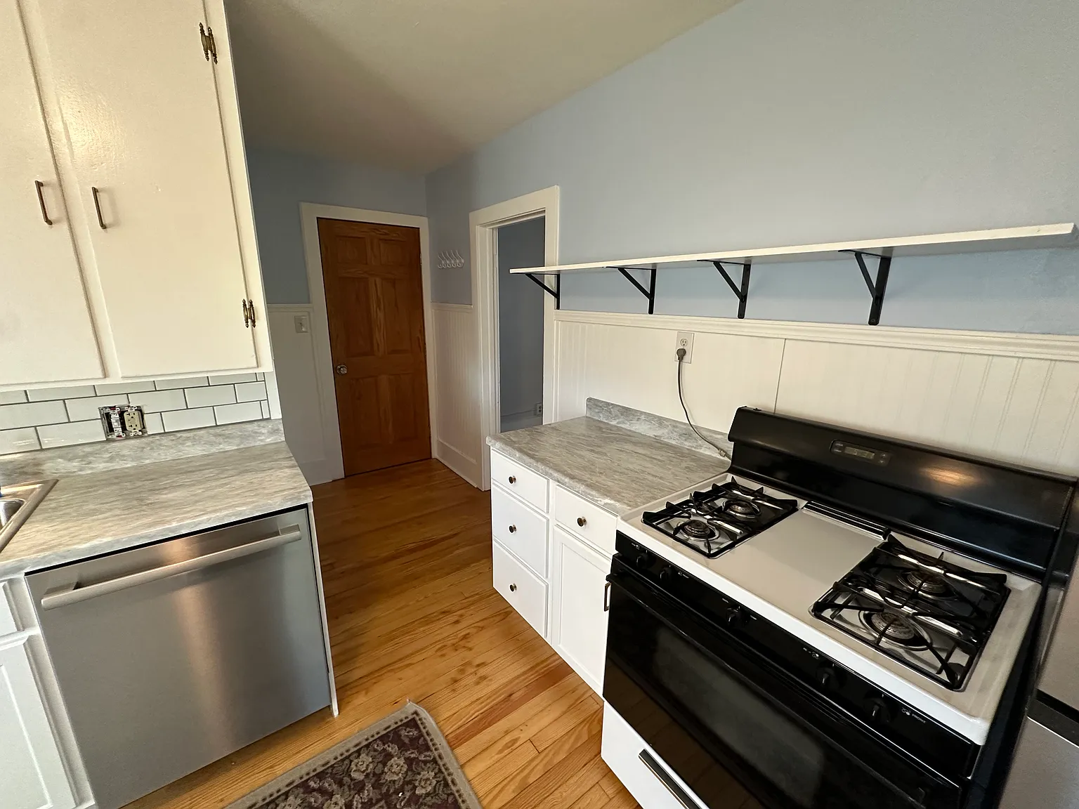 1 bed, 650 sqft, $1,100 — Photo 2