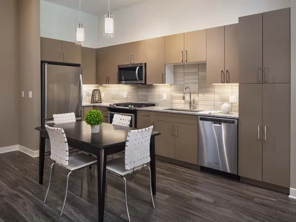 Elan Yorktown, 50 Yorktown Shopping Ctr Unit 417, Lombard, IL 60148