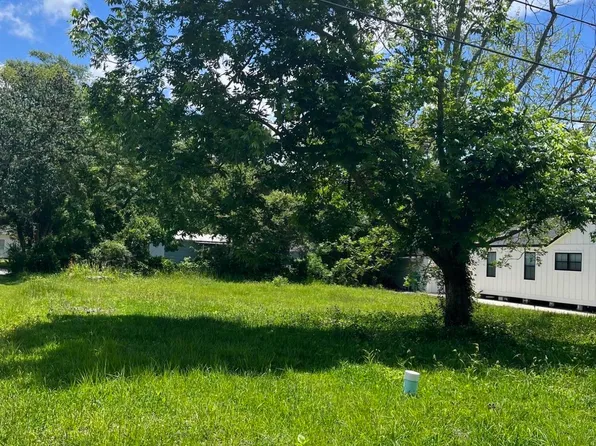 408 Russell Ave, Ocean Springs, MS 39564