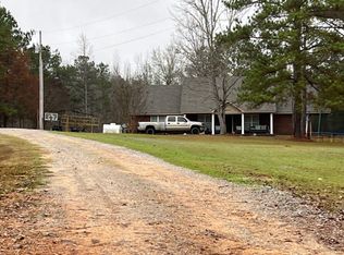 235 Tanner Ln, Deatsville, AL 36022