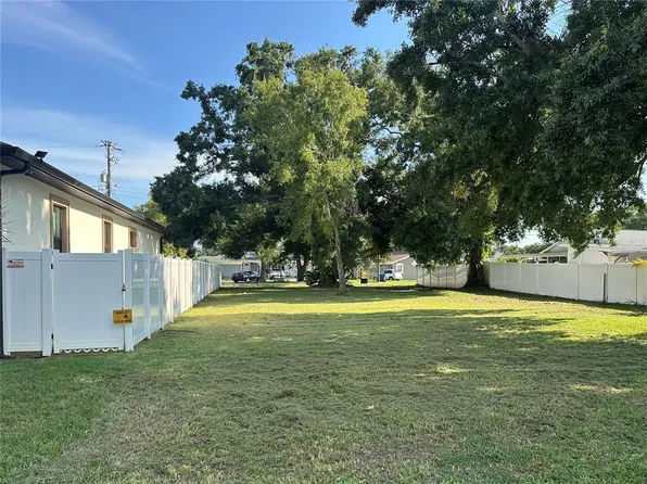 2710 W Lake Ave, Tampa, FL 33607