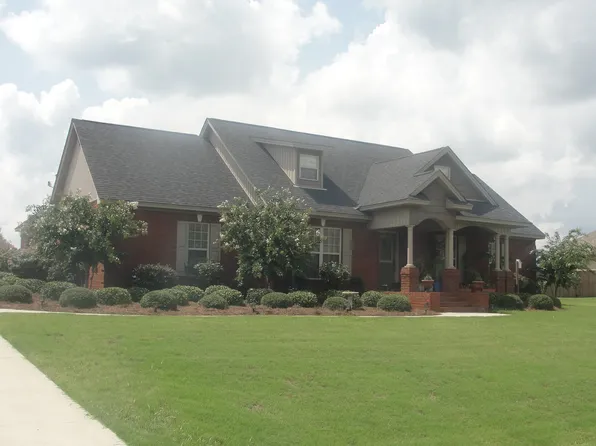 211 Pine Level Rdg, Deatsville, AL 36022