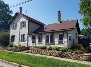 702 Territorial Rd, Clyman, WI 53016