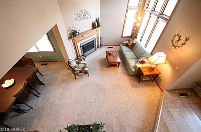 5th image of 374 Seneca Ct