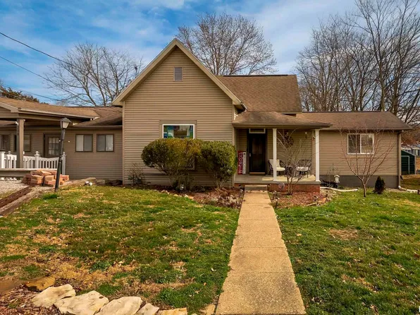 208 N 3rd St, Vienna, IL 62995