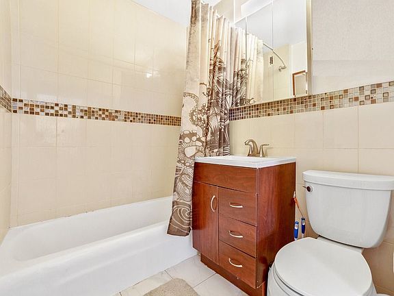 5th image of 1623 3rd Ave APT 29J