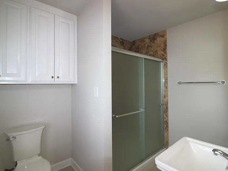 212 N Main St — Photo 15