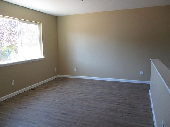 2nd image of 2220 Ash Ave