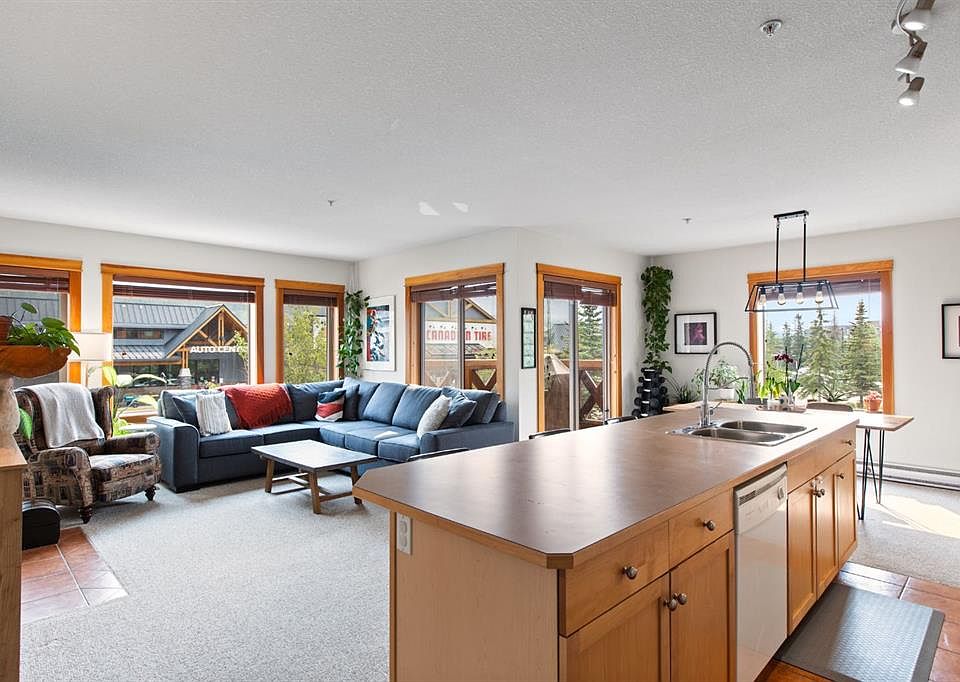 1st image of 1160 SE Railway Ave #209