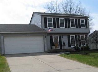 402 Whitney Dr, Rochester Hills, MI 48307