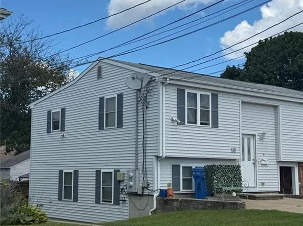 16 Briggs St, Cranston, RI 02920