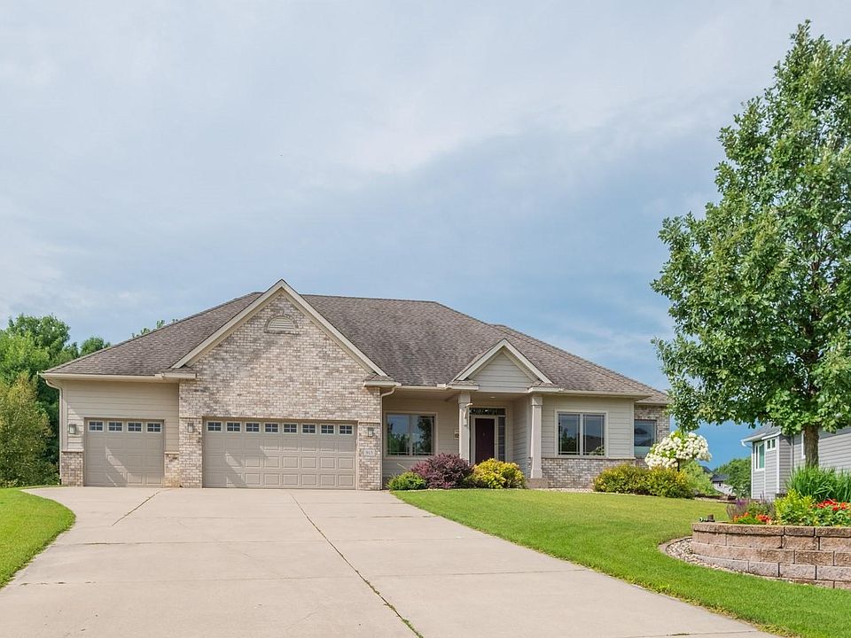 1st image of 915 Quie Ln