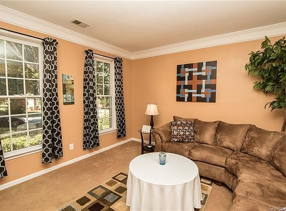 4th image of 6627 Wickville Dr