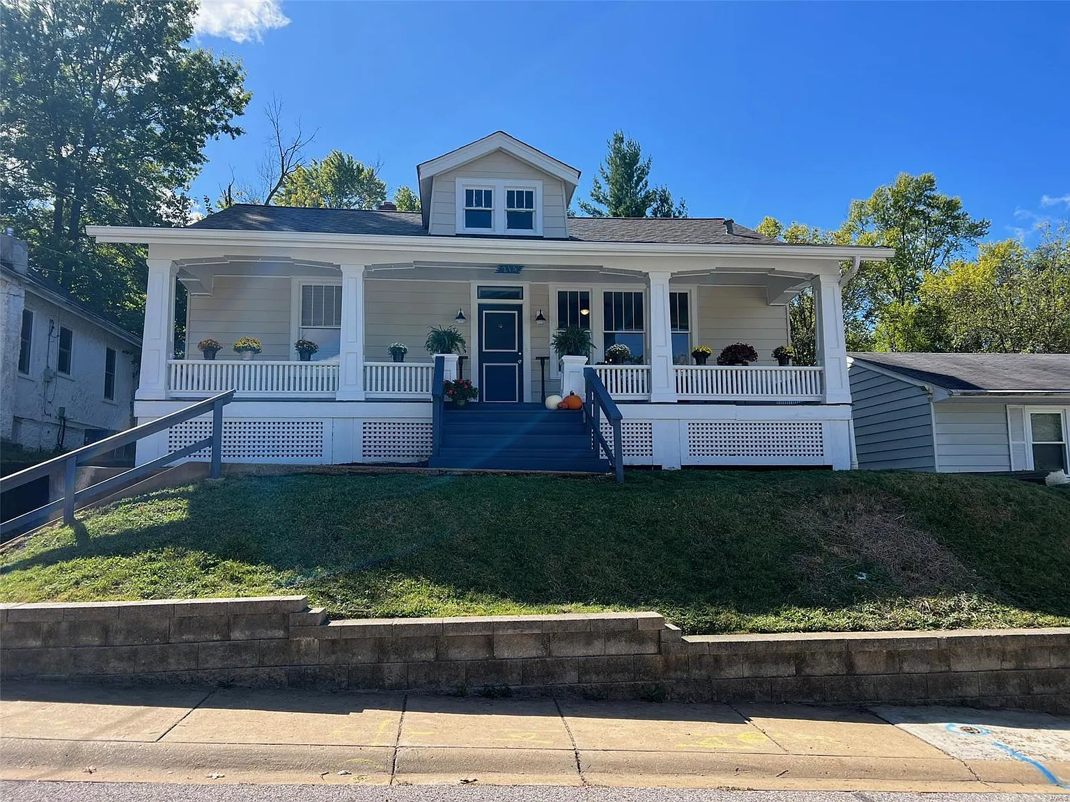 214 Eldridge Ave photo 1