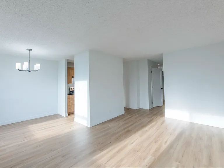 1228 13th Ave SW — Photo 11
