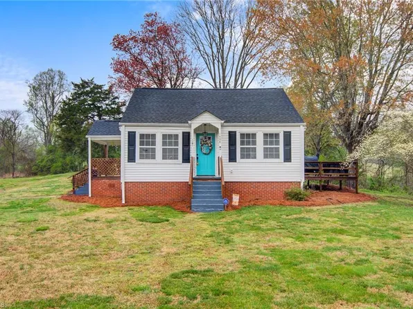 1408 Billy Reynolds Rd, Yadkinville, NC 27055