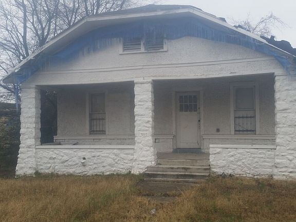 4th image of 1162 Greenlaw Ave