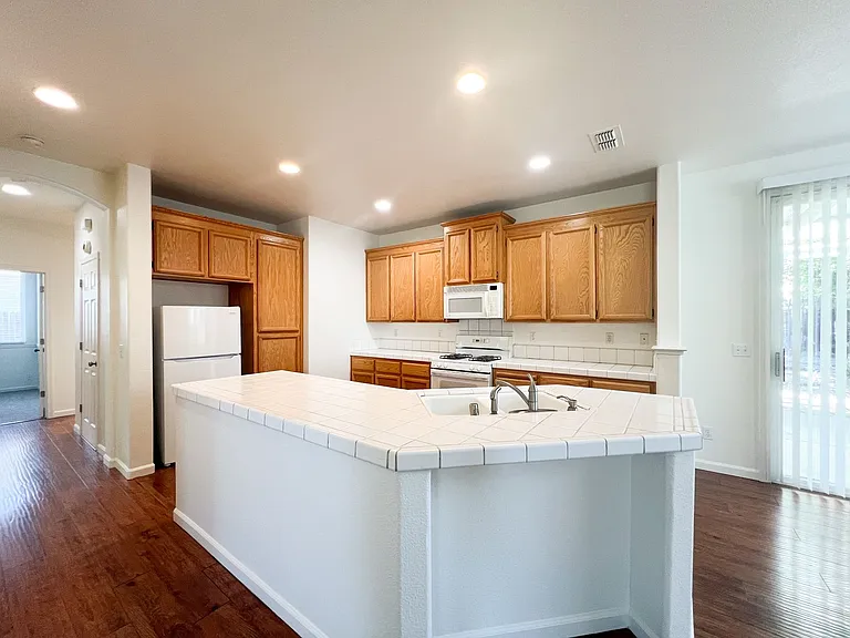 9814 Paso Fino Way — Photo 11
