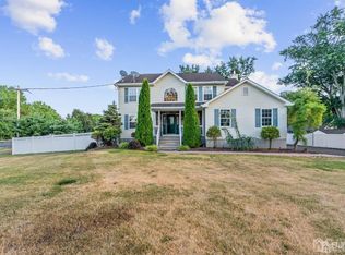 374 Mounts Mills Rd, Monroe Township, NJ 08831