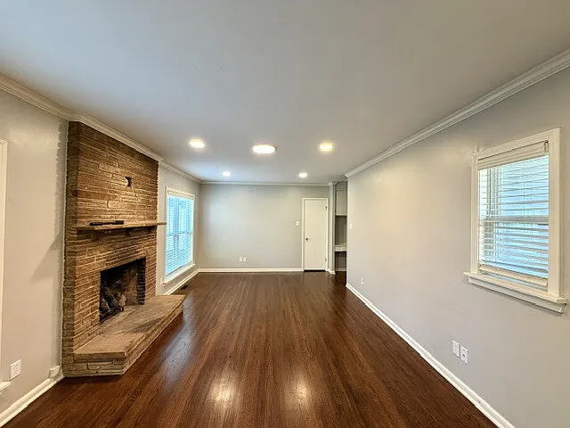 2 bed, 1.0 bath, 1200 sqft, $1,595 — Photo 2