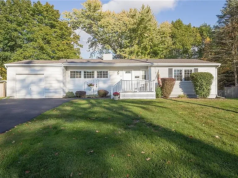6 Apple Tree Ln