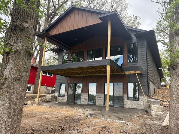 1201 Lakeshore Dr