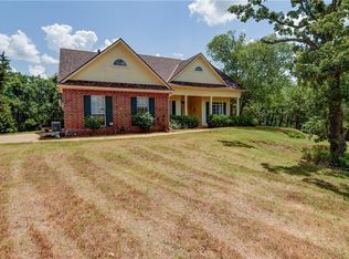 24201 E Waterloo Rd, Luther, OK 73054