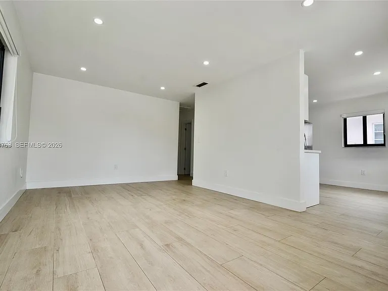 3143 SW 26th St #3143 — Photo 2