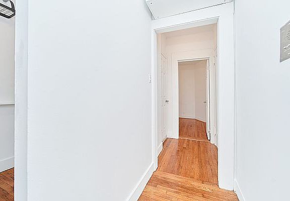 5th image of 233 E 82nd St #5E