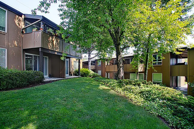 Knoll West Apartments — Photo 2