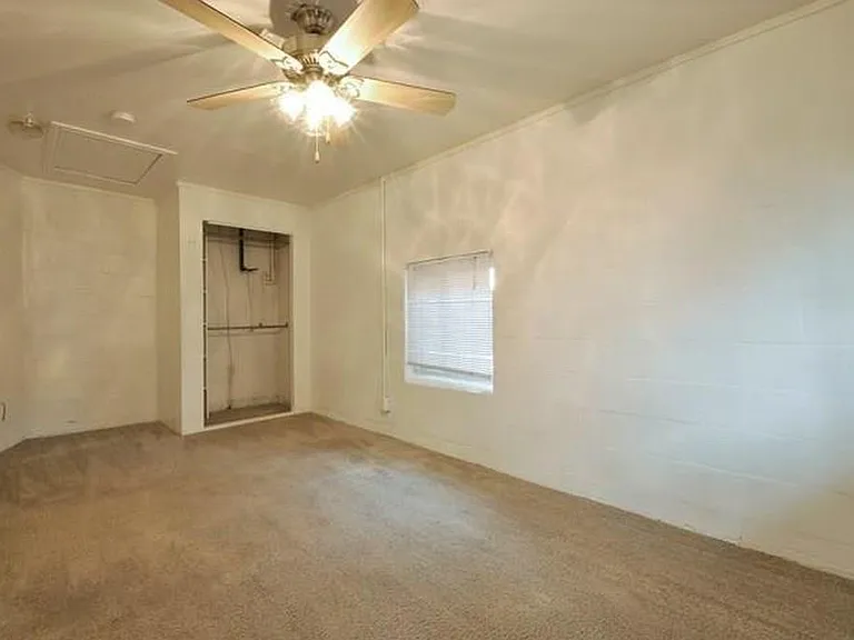 911 Duncan Ln — Photo 10